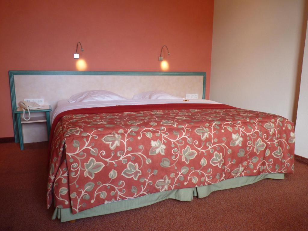 יופילה Les Tilleuls Hotel מראה חיצוני תמונה