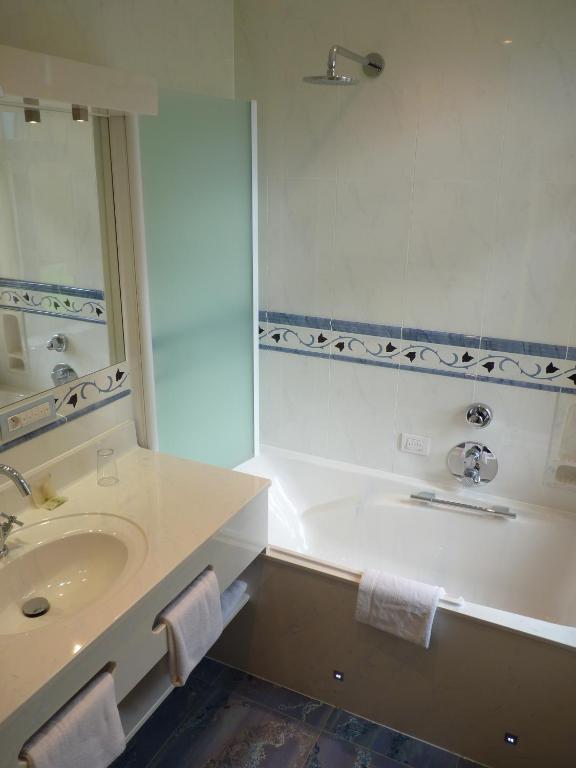 יופילה Les Tilleuls Hotel מראה חיצוני תמונה