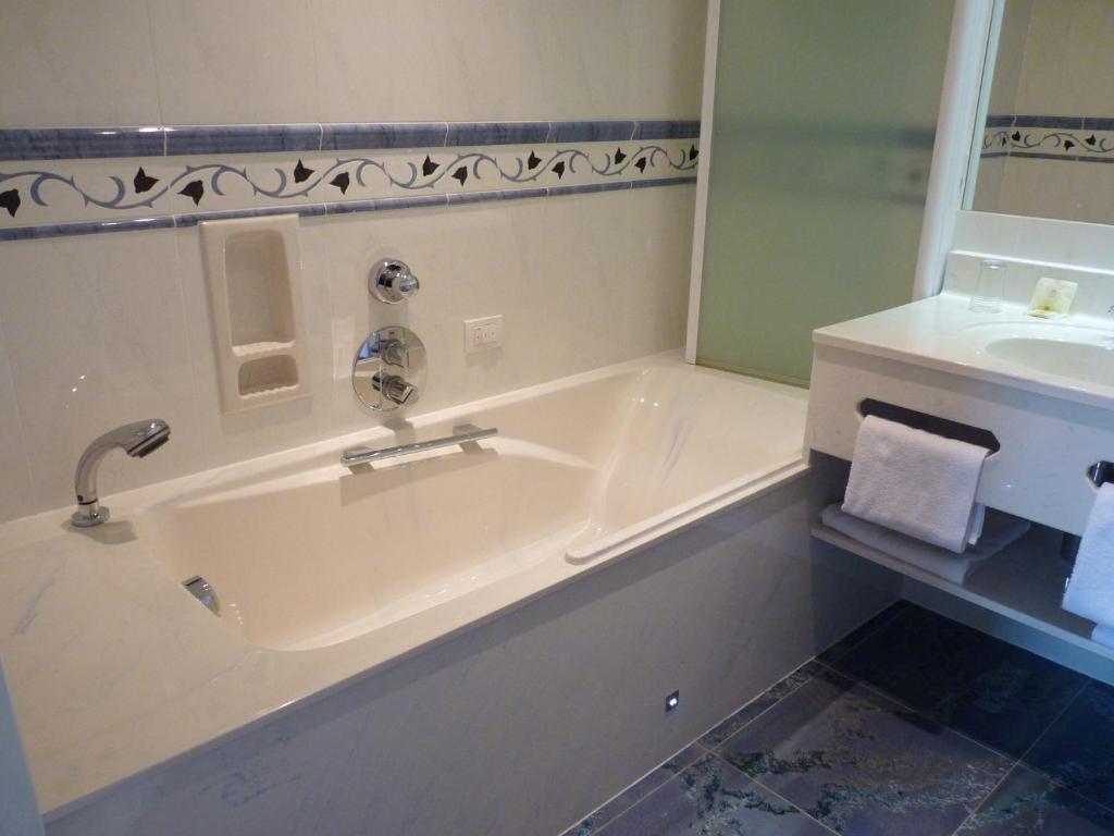 יופילה Les Tilleuls Hotel מראה חיצוני תמונה