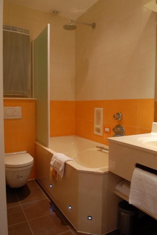 יופילה Les Tilleuls Hotel מראה חיצוני תמונה