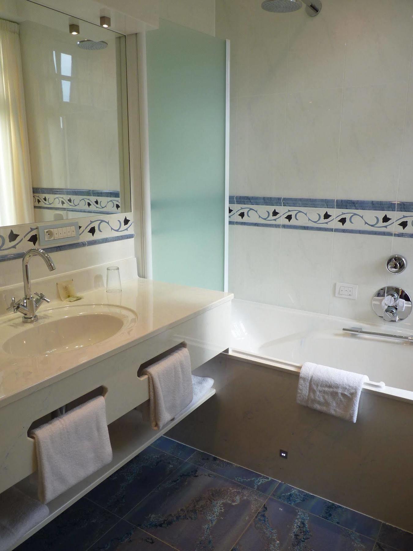 יופילה Les Tilleuls Hotel מראה חיצוני תמונה
