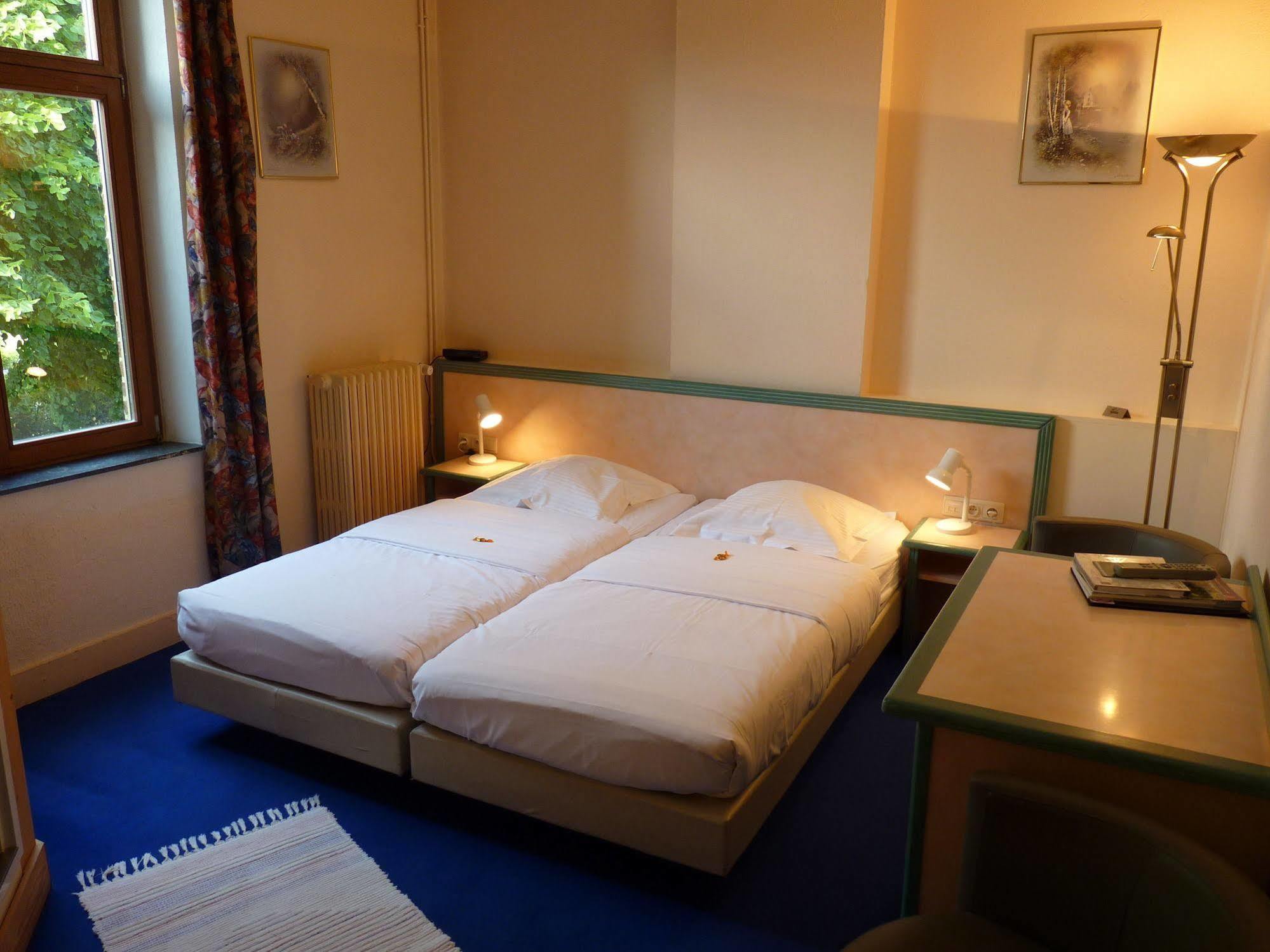 יופילה Les Tilleuls Hotel מראה חיצוני תמונה
