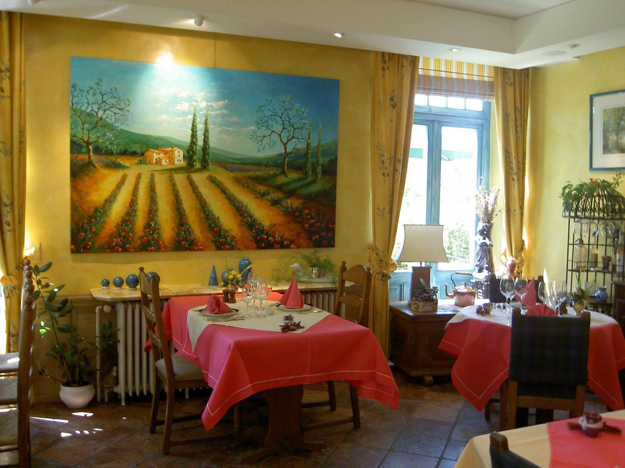 יופילה Les Tilleuls Hotel מראה חיצוני תמונה